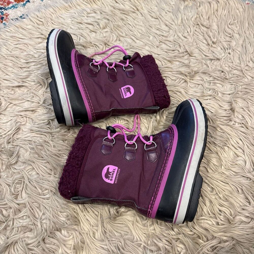 Sorel kids waterproof snow boots size 4